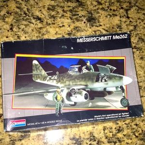 1988 Messerschmidt Me262 Model Kit 1:48 Monogram